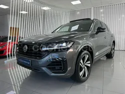 Gris / plata Usado 2020 VW Touareg R-line SUV | 41.990 € (Buen precio)
