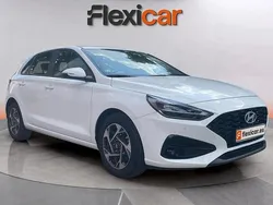 Blanco Usado 2024 Hyundai i30 Berlina | 18.990 € (Precio justo)