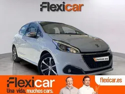 Blanco Usado 2018 Peugeot 208 Allure Utilitario | 10.690 € (Precio justo)