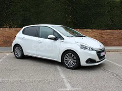 Blanco Usado 2017 Peugeot 208 Style Utilitario | 8990 € (Precio justo)