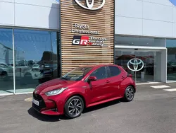 Rojo Usado 2021 Toyota Yaris Hybrid Active | 17.550 € (Buen precio)