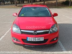 Rojo Usado 2011 Opel Astra GTC Berlina | 4000 € (Precio justo)