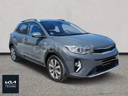 Gris / plata Usado 2021 Kia Stonic SUV | 15.900 € (Un poco caro)