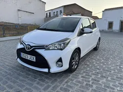 Blanco Usado 2015 Toyota Yaris Active Berlina | 8500 € (Precio justo)
