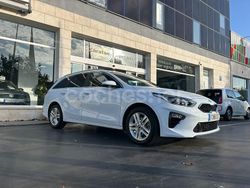 Blanco Usado 2021 Kia Ceed Berlina | 15.990 € (Precio justo)