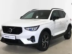 Blanco Nuevo 2025 Volvo XC40 Plus SUV | 43.990 € (Un poco caro)
