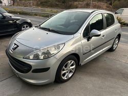 Gris / plata Usado 2009 Peugeot 207 Berlina | 4990 € (Precio justo)