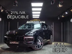 Negro Usado 2018 Porsche Cayenne Turbo SUV | 60.990 €