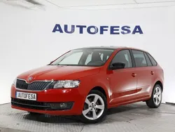 Rojo Usado 2014 Skoda Rapid Style Berlina | 10.550 € (Precio justo)
