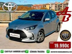 Plateado Usado 2025 Toyota Yaris Hybrid Style Utilitario | 19.990 € (Buen precio)