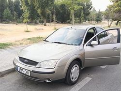 Beige Usado 2003 Ford Mondeo Trend Berlina | 2300 € (Precio justo)