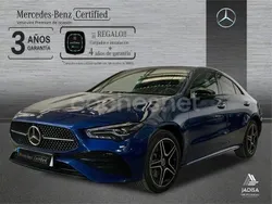 Azul Usado 2024 Mercedes CLA250e Berlina | 42.990 € (Un poco caro)