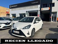 Blanco Usado 2020 Toyota Yaris Hybrid Active Utilitario | 15.999 € (Buen precio)