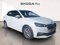 Blanco Usado 2024 Skoda Fabia Essence Berlina | 16.190 € (Precio justo)