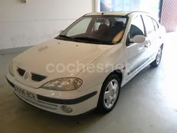 Blanco Usado 2000 Renault Mégane Dynamique Berlina | 1410 €