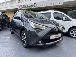 Gris Usado 2019 Toyota Aygo X-play Utilitario | 9950 € (Precio justo)