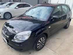 Negro Usado 2008 Kia Rio Active Berlina | 3990 € (Un poco caro)