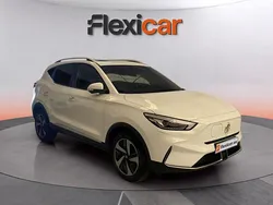 Blanco Usado 2023 MG ZS Luxury Berlina | 20.090 € (Precio justo)