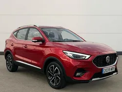 Rojo Usado 2024 MG ZS Luxury Berlina | 16.190 € (Precio justo)