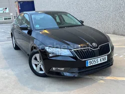 Negro Usado 2018 Skoda Superb Active Berlina | 10.900 € (Precio justo)