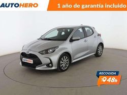 Plateado Usado 2024 Toyota Yaris Hybrid Active Berlina | 20.094 € (Buen precio)