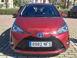 Granate Usado 2017 Toyota Yaris Hybrid Active Berlina | 12.200 € (Super precio)