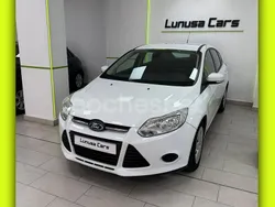 Blanco Usado 2013 Ford Focus Trend Berlina | 6490 € (Precio justo)