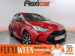 Rojo Usado 2022 Toyota Yaris Hybrid Plus | 17.990 € (Precio justo)