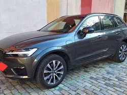 Oscuro Usado 2021 Volvo XC60 R-Design SUV | 46.500 €