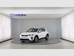 Blanco Usado 2022 Kia Stonic Plus SUV | 16.890 € (Precio justo)