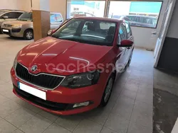 Rojo Usado 2016 Skoda Fabia Ambition Berlina | 7499 € (Precio justo)