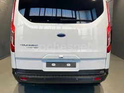 Blanco Usado 2020 Ford Tourneo Custom Active Monovolumen | 37.900 € (Precio justo)