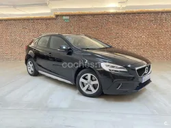 Negro Usado 2017 Volvo V40 CC Familiar | 19.500 €