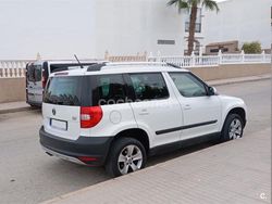 Gris / plata Usado 2013 Skoda Yeti GreenLine SUV | 12.800 €