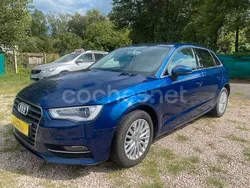 Azul Usado 2014 Audi A3 Sportback Attraction Berlina | 12.990 € (Buen precio)