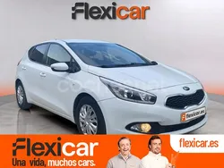 Blanco Usado 2015 Kia Ceed GT Berlina | 9490 € (Precio justo)