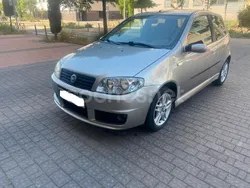 Gris / plata Usado 2004 Fiat Punto Utilitario | 3250 € (Un poco caro)