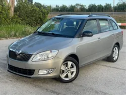 Beige Usado 2013 Skoda Fabia Elegance Familiar | 9499 € (Un poco caro)