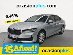 Gris Nuevo 2025 Skoda Superb Essence Berlina | 32.990 € (Precio justo)