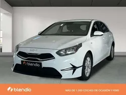 Blanco Usado 2023 Kia Ceed Utilitario | 19.170 € (Un poco caro)