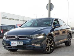 Azul Usado 2021 VW Passat Executive Berlina | 18.950 € (Precio justo)