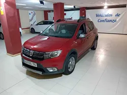 Rojo Usado 2017 Dacia Sandero Lauréate Utilitario | 11.900 € (Caro)