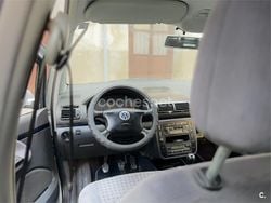 Gris / plata Usado 2002 VW Sharan Comfortline Monovolumen | 3500 €