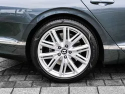 Negro Usado 2020 Bentley Flying Spur Berlina | 235.000 €