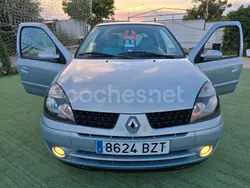Gris / plata Usado 2002 Renault Clio II Extreme Berlina | 2900 € (Precio justo)