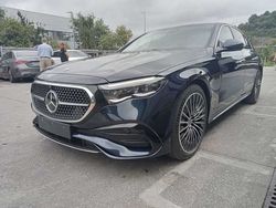 Azul Usado 2024 Mercedes E220 Berlina | 82.700 €