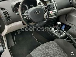 Negro Usado 2010 Kia ProCeed Active Utilitario | 4000 € (Buen precio)
