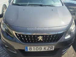 Gris / plata Usado 2019 Peugeot 2008 Signature Sky SUV | 10.000 €