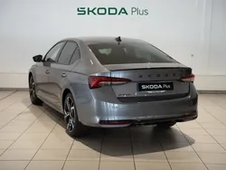 Gris Nuevo 2025 Skoda Octavia SportLine | 36.990 € (Un poco caro)