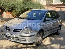 Gris / plata Usado 2003 Nissan Almera Tino Acenta Monovolumen | 3100 €